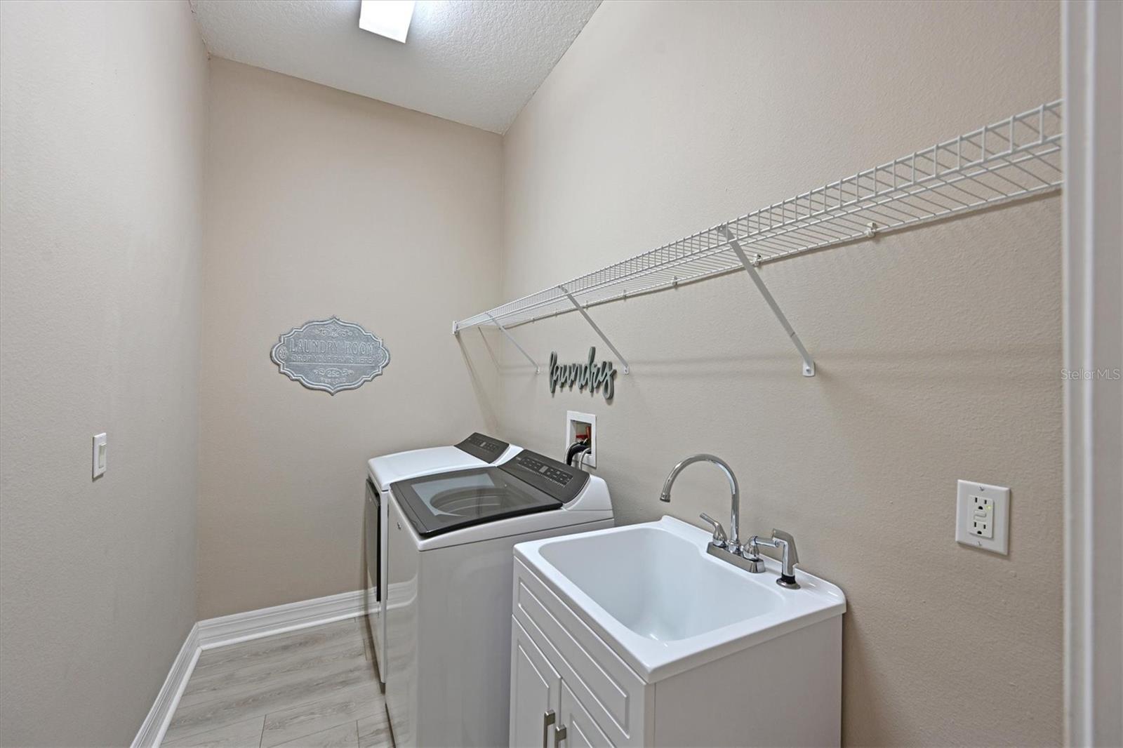 Image 24 of 41 For 15451 27th Court E