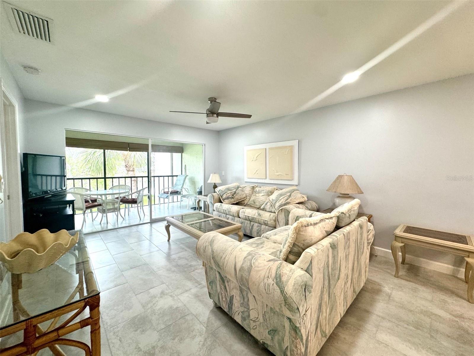 Image 11 of 45 For 2977 Taywood Meadows 22