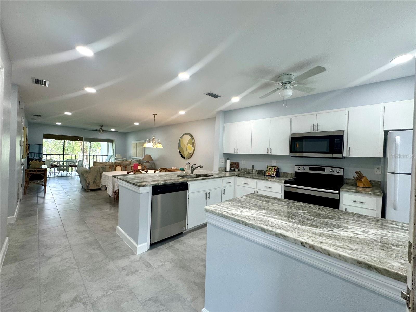 Image 14 of 45 For 2977 Taywood Meadows 22