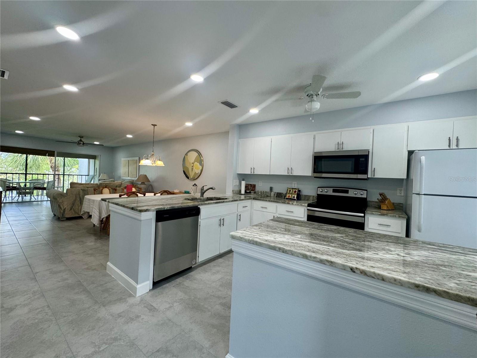 Image 15 of 45 For 2977 Taywood Meadows 22