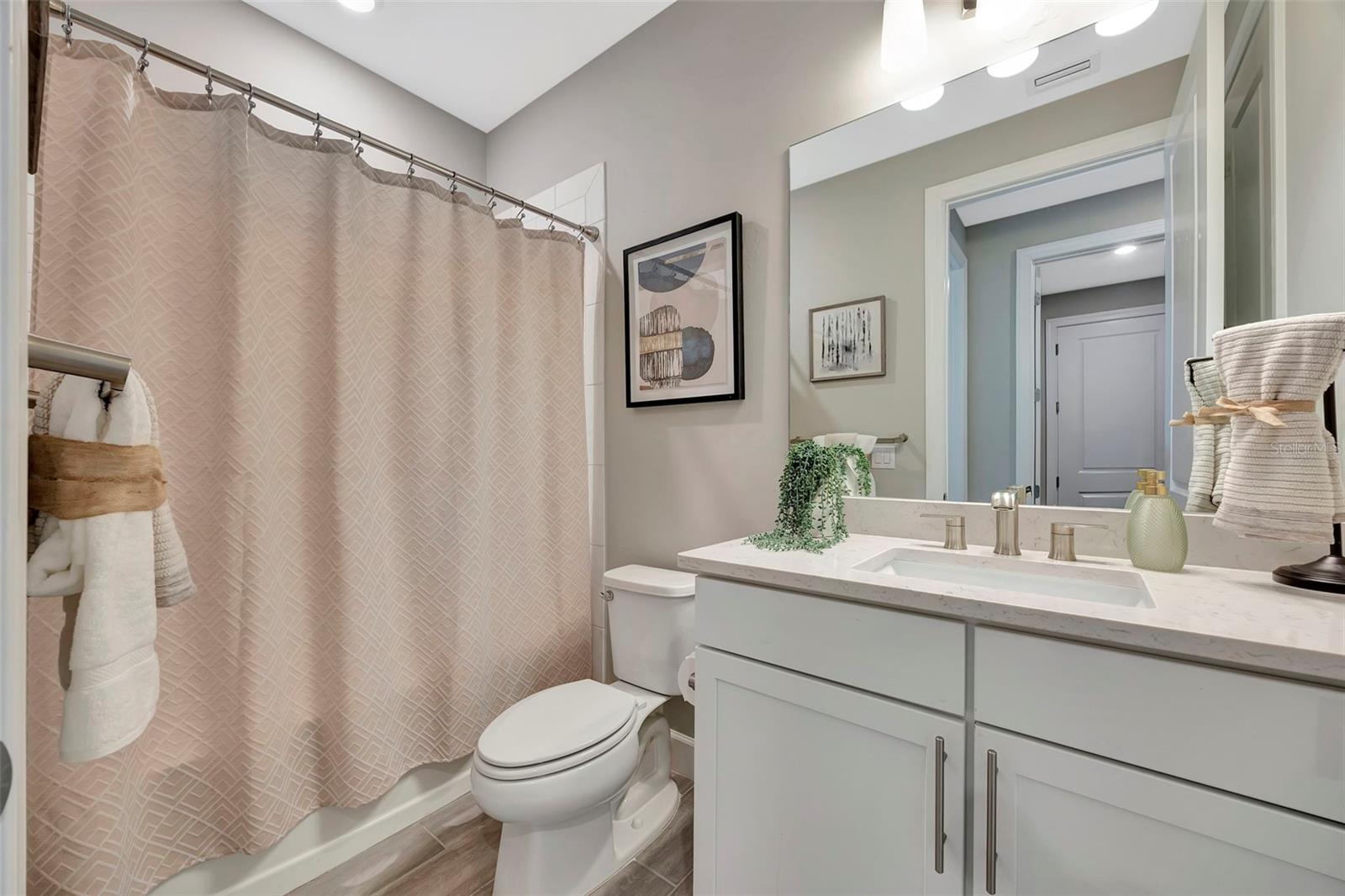 Image 32 of 53 For 8033 Grande Shores Drive