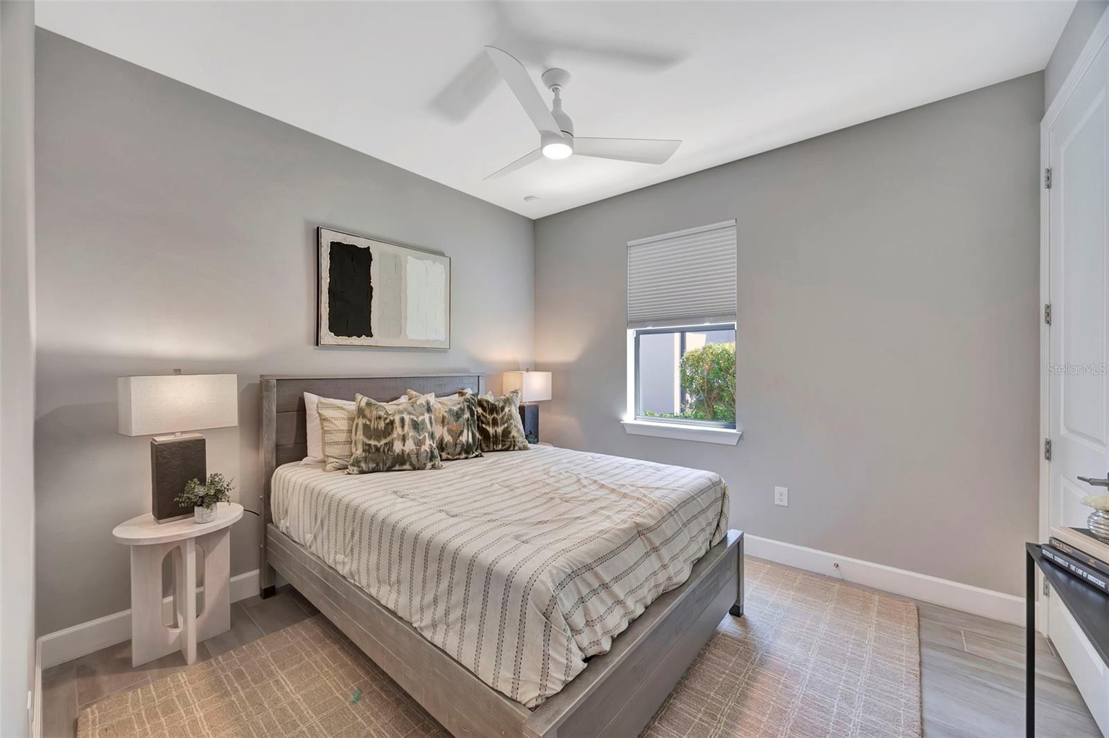 Image 33 of 53 For 8033 Grande Shores Drive
