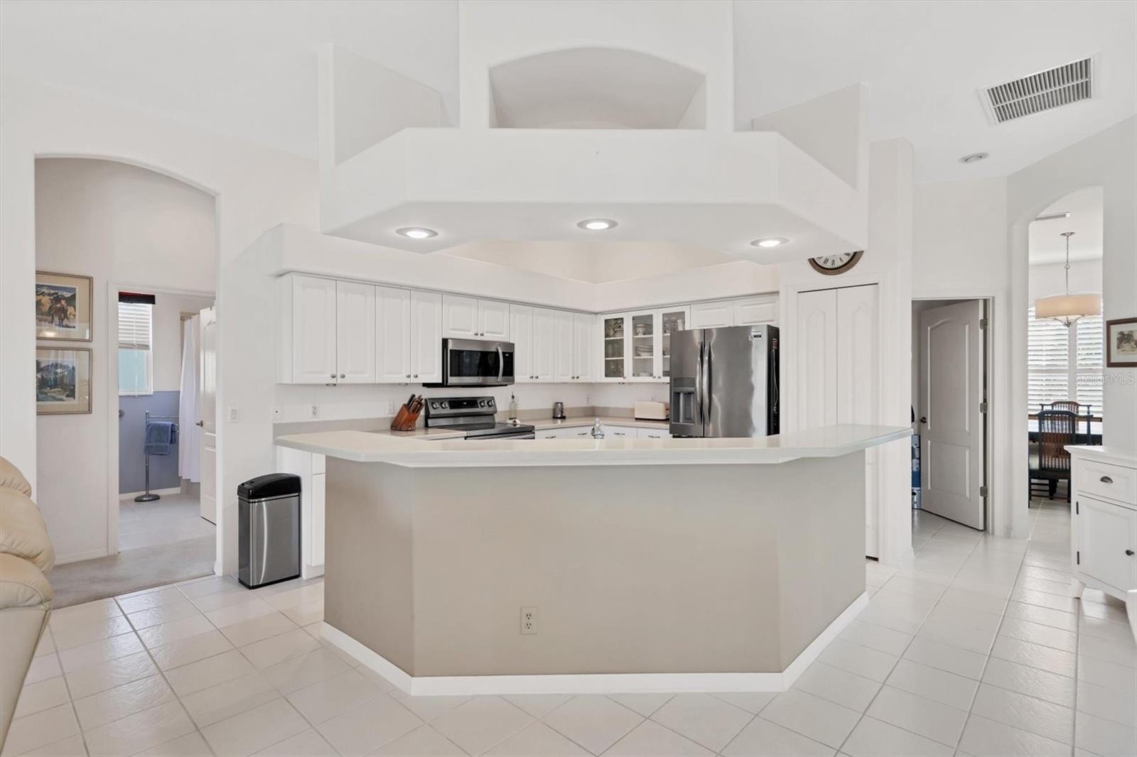 Image 16 of 69 For 8718 Grey Oaks Avenue