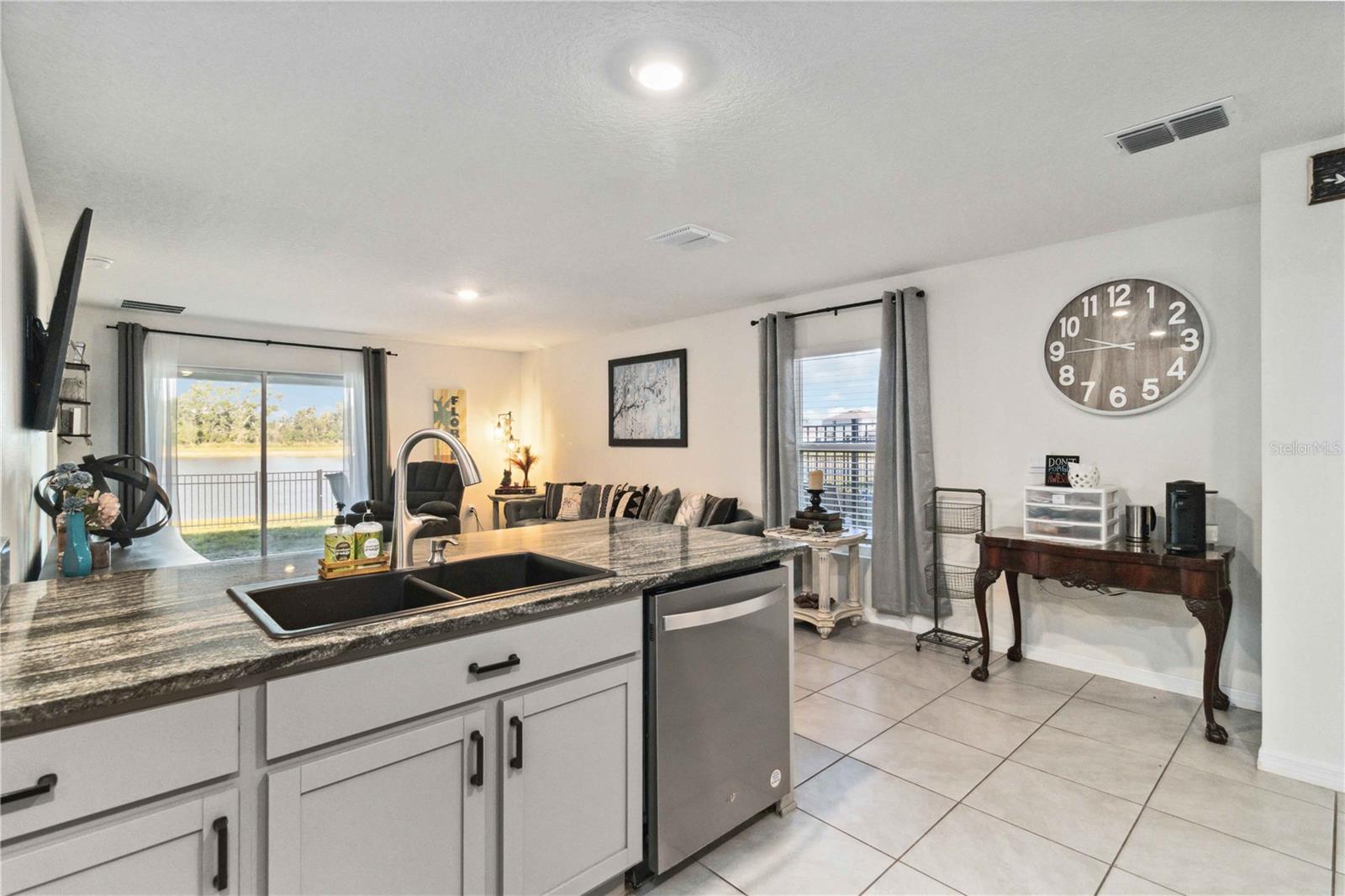 Listing photo id 10 for 2812 Rock Sound Street