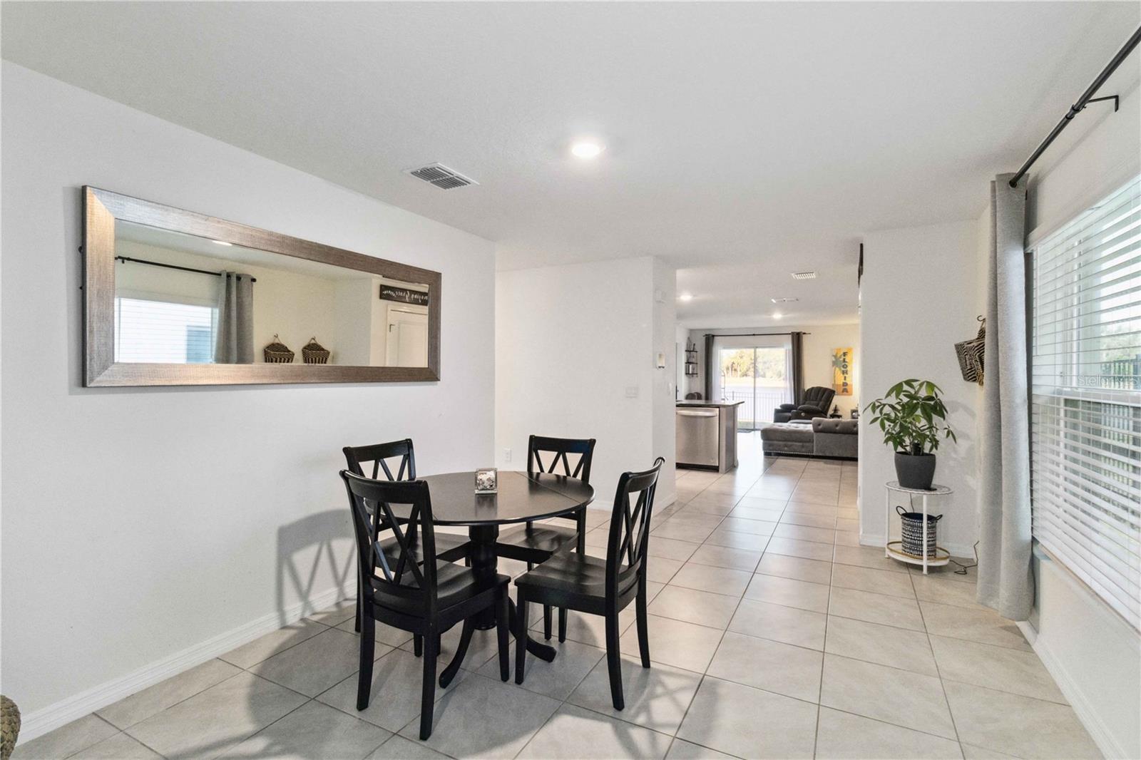 Listing photo id 12 for 2812 Rock Sound Street