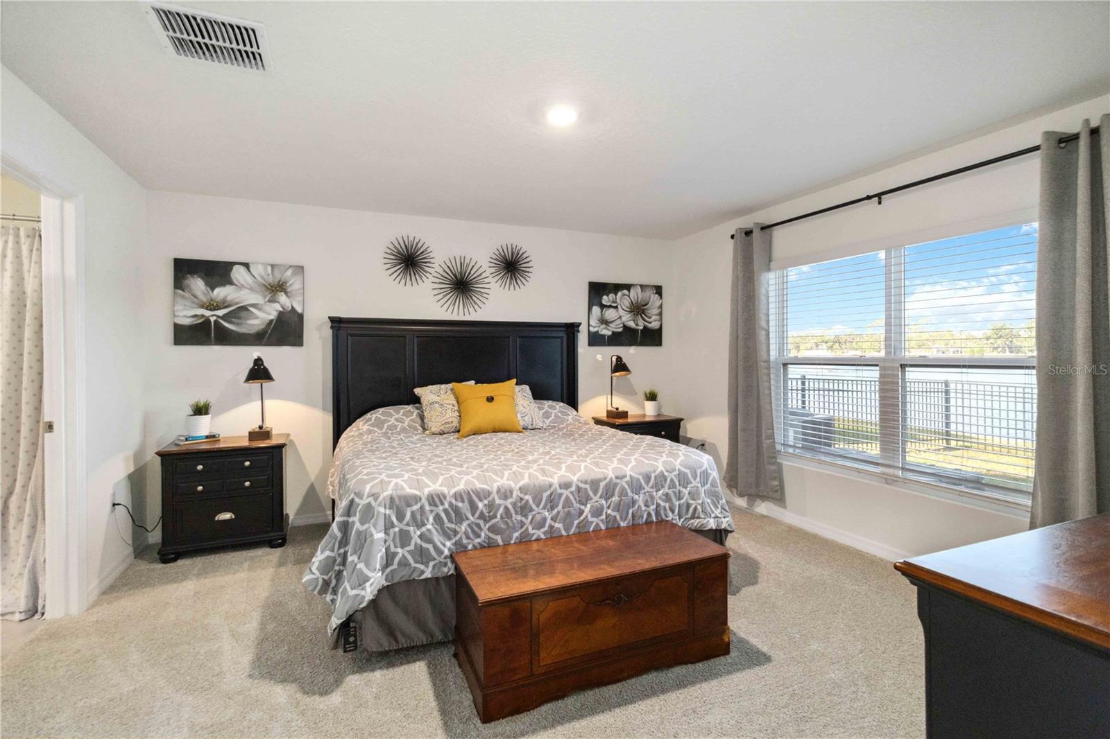 Listing photo id 20 for 2812 Rock Sound Street