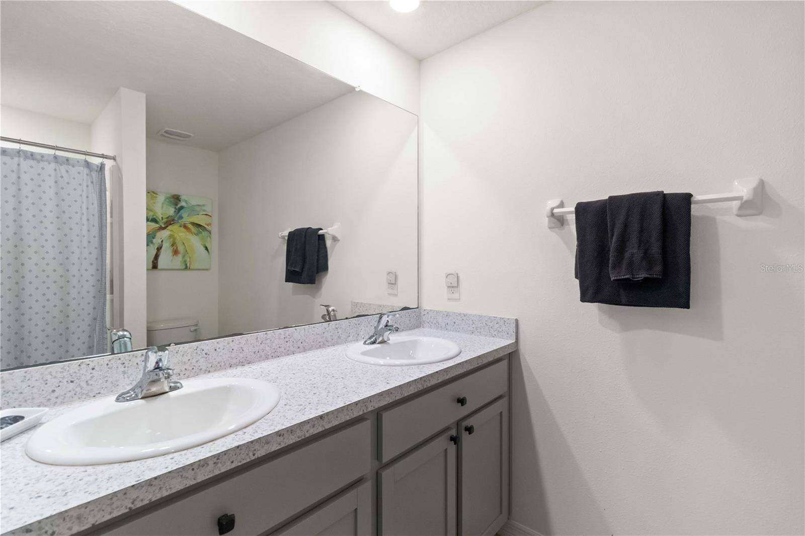 Listing photo id 23 for 2812 Rock Sound Street