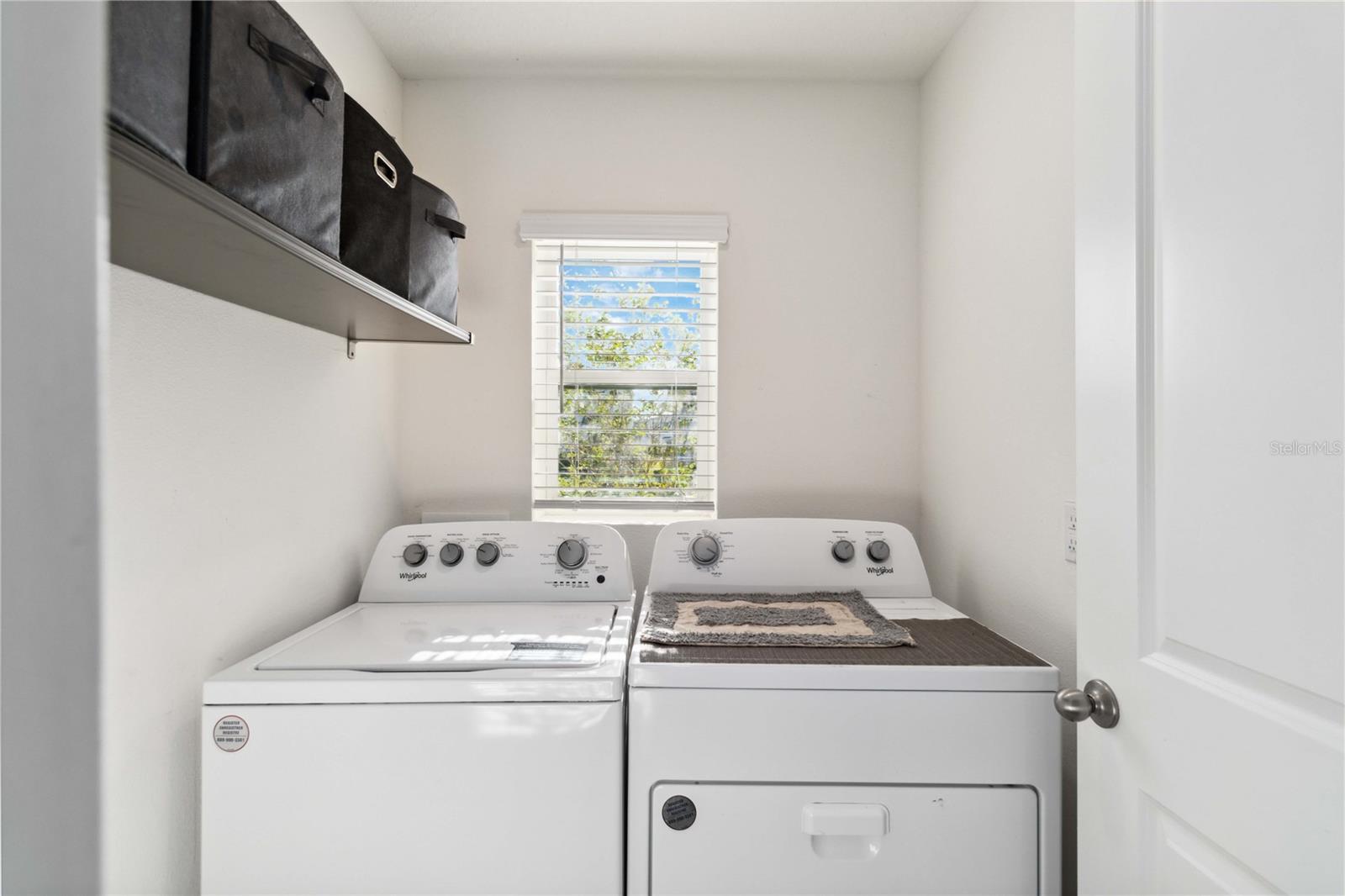 Listing photo id 25 for 2812 Rock Sound Street