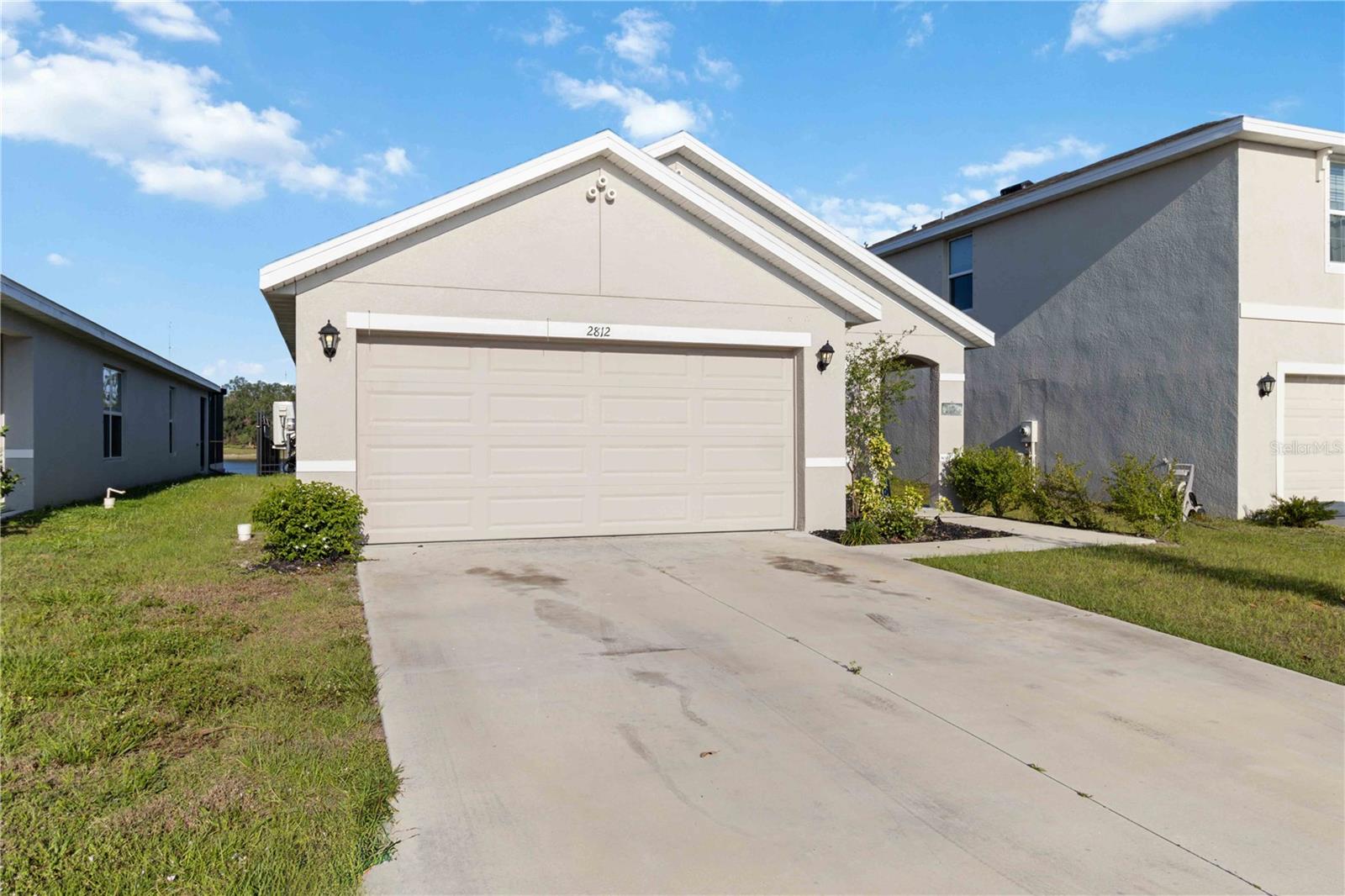 Listing photo id 2 for 2812 Rock Sound Street