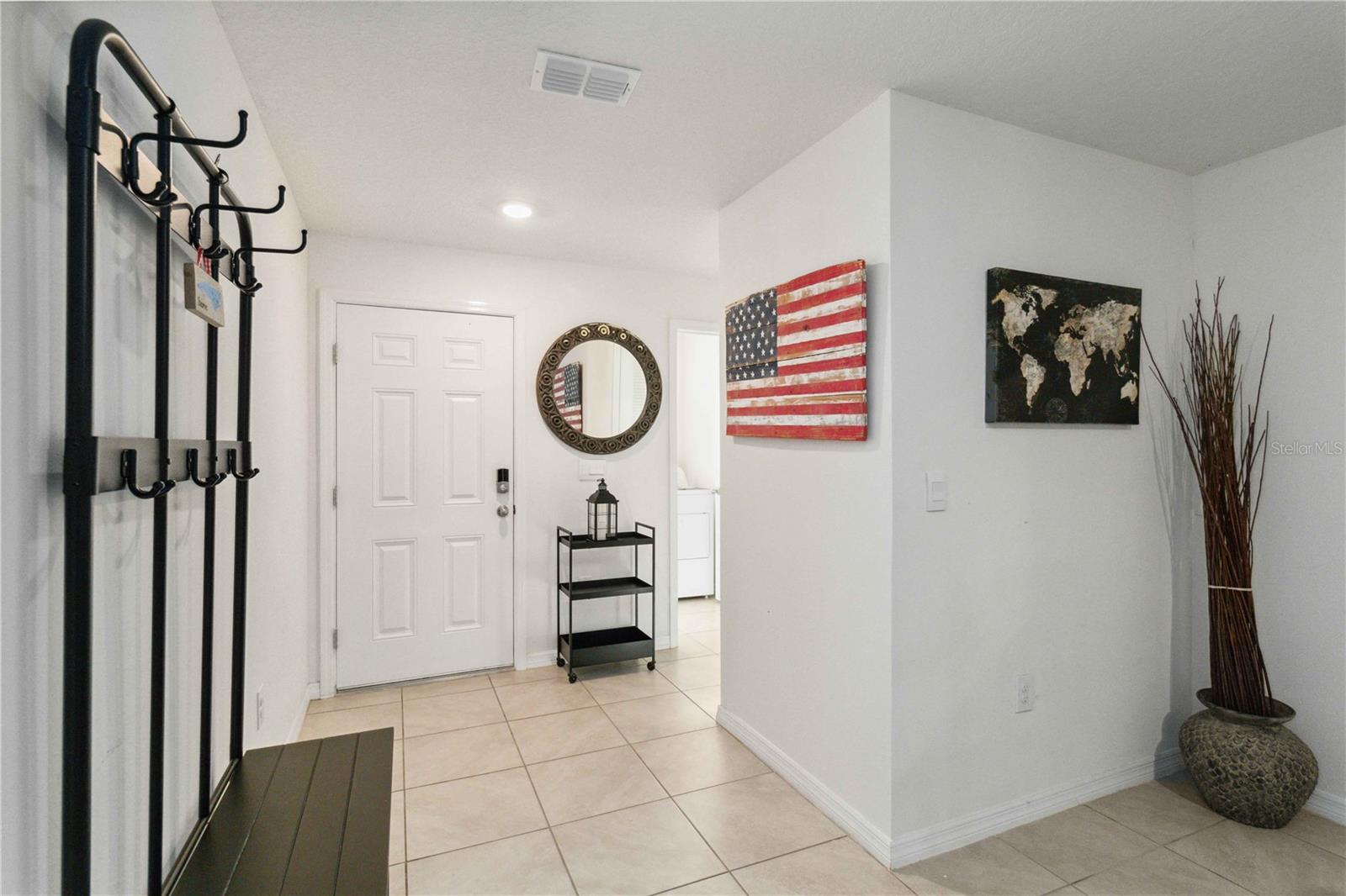 Listing photo id 4 for 2812 Rock Sound Street