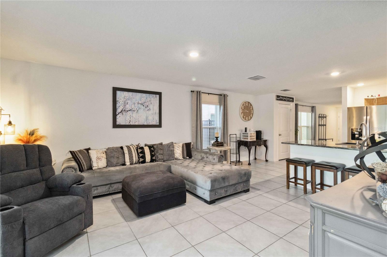 Listing photo id 6 for 2812 Rock Sound Street