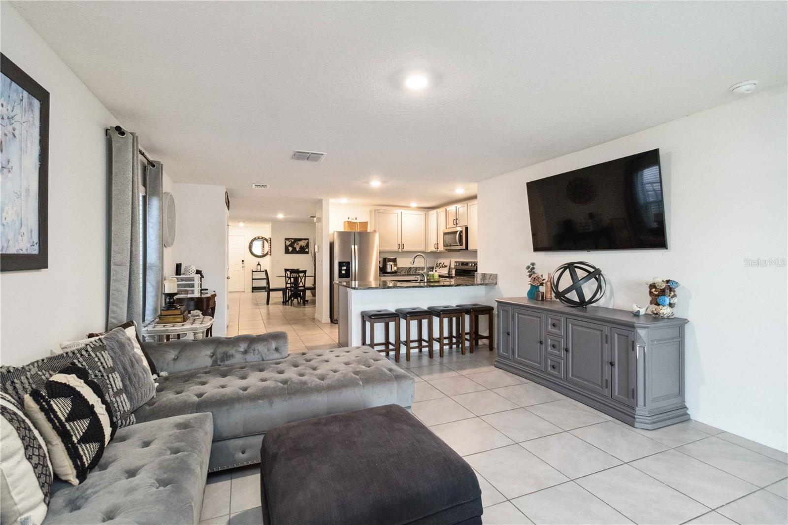 Listing photo id 7 for 2812 Rock Sound Street