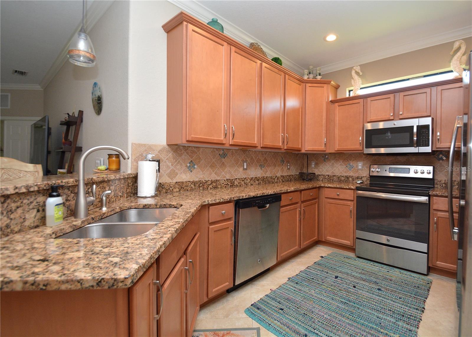 Image 4 of 29 For 6740 Willowshire Way