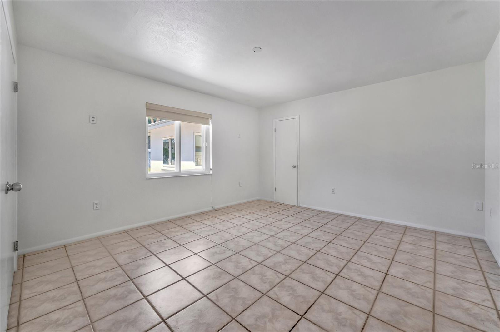 Image 11 of 25 For 305 Bernard Avenue