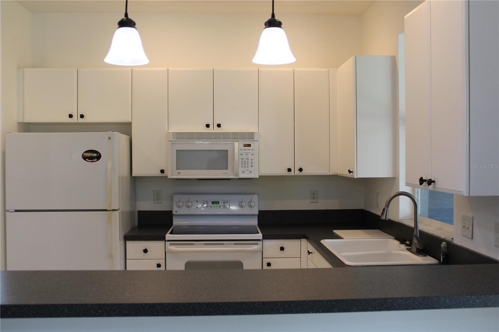 Image 4 of 33 For 9122 64th Court E