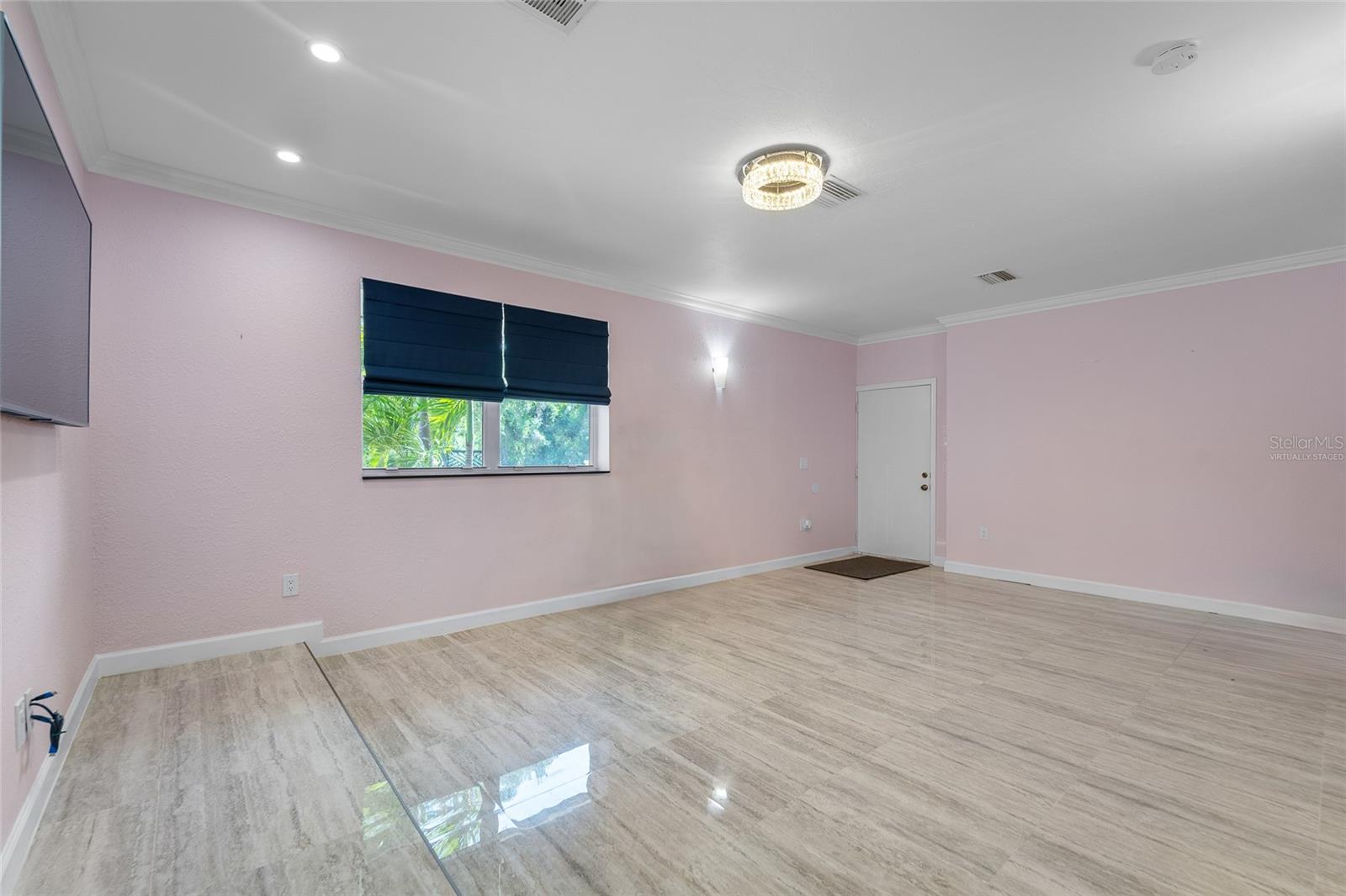 Image 24 of 46 For 6217 Goldfinch Street