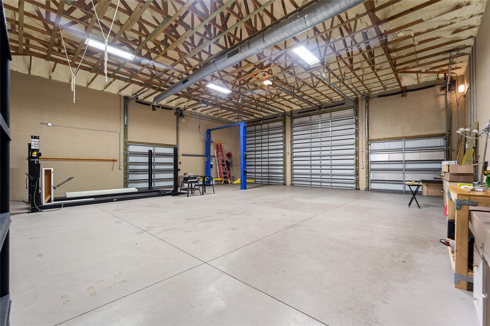 Image 33 of 46 For 6217 Goldfinch Street