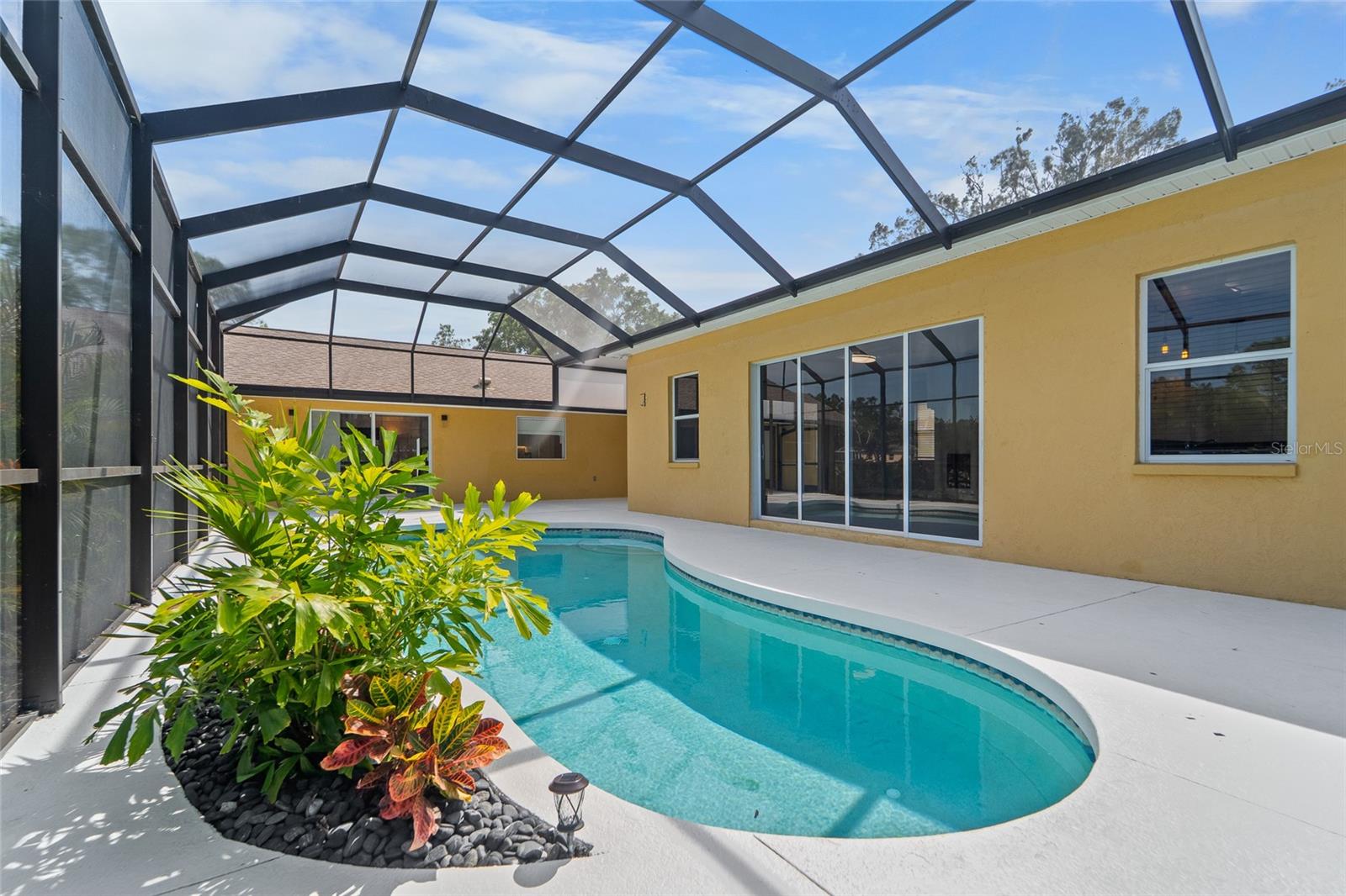 Image 4 of 46 For 6217 Goldfinch Street