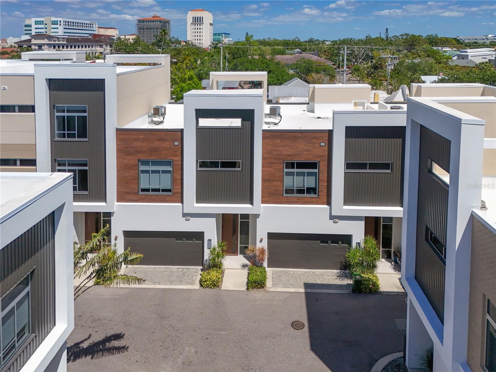 Details for 221 Cosmopolitan Court, SARASOTA, FL 34236