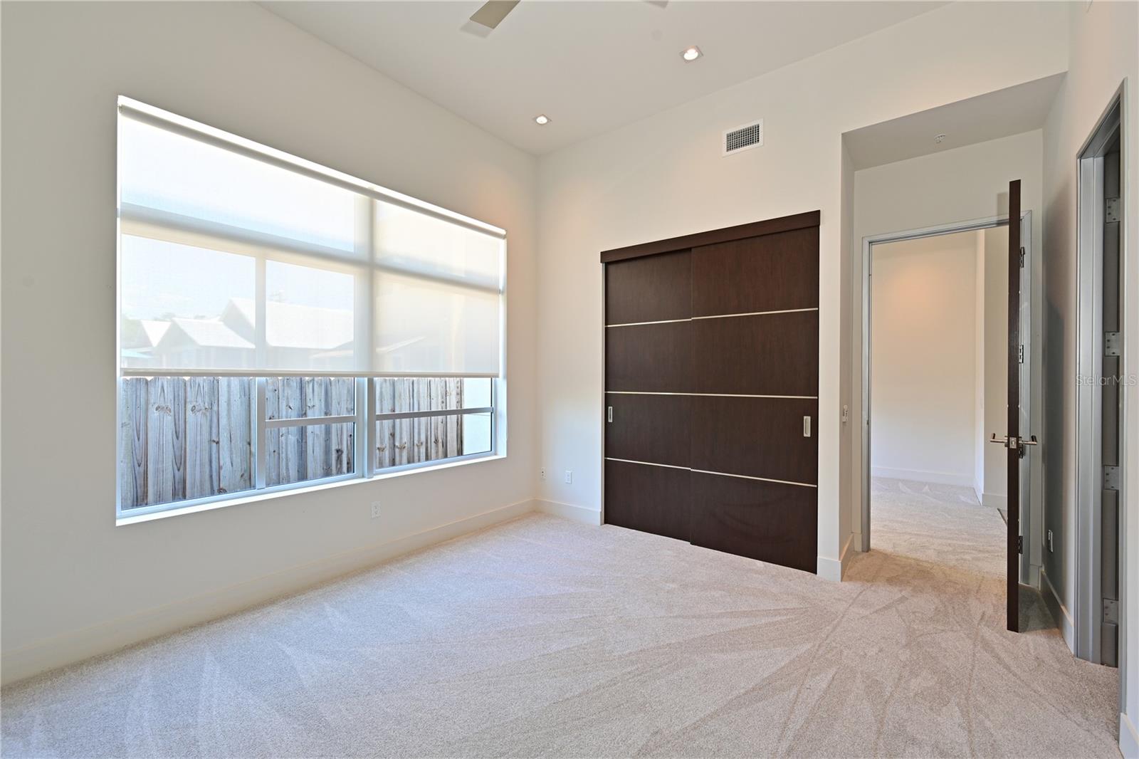 Image 15 of 49 For 221 Cosmopolitan Court