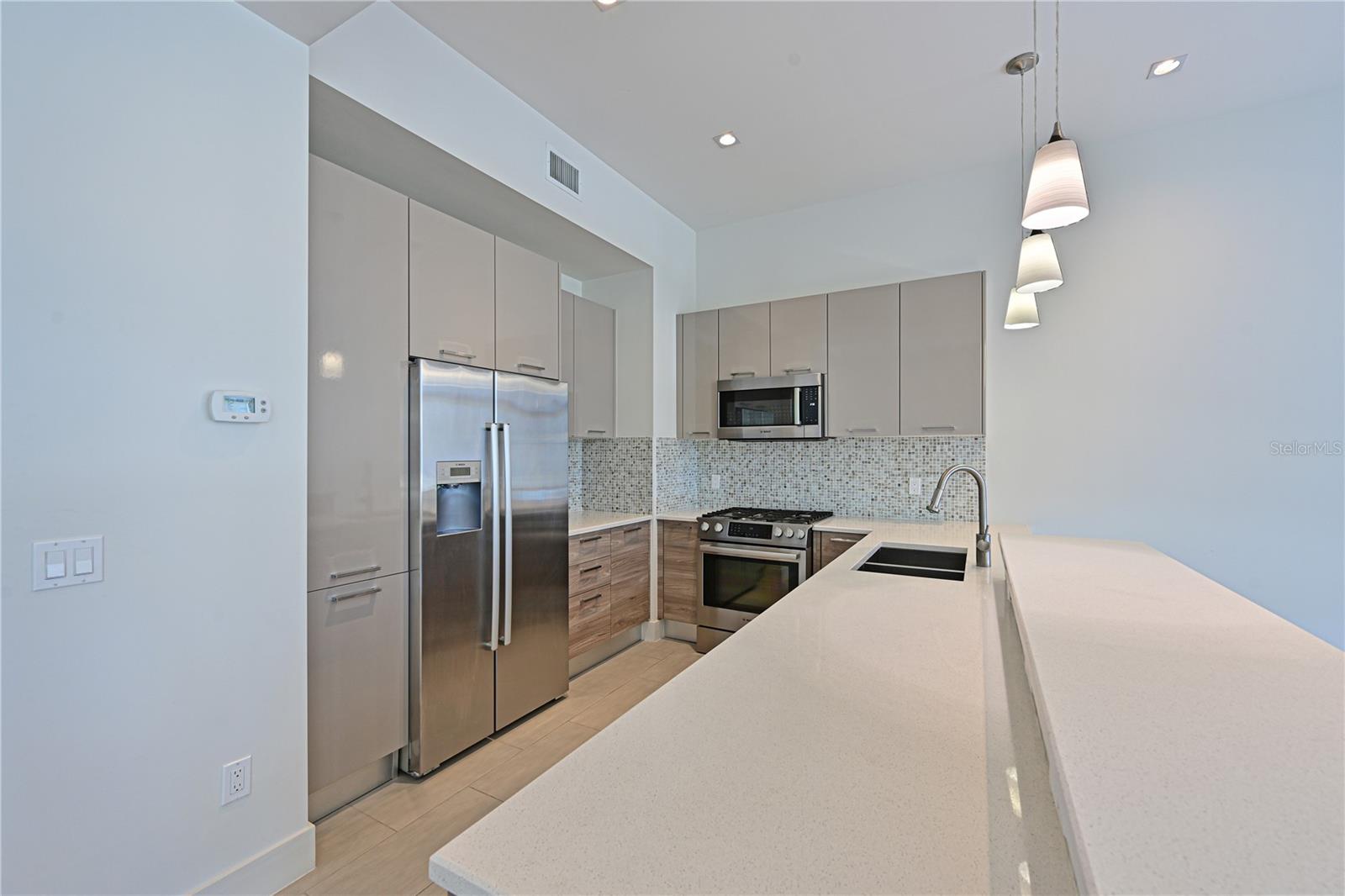 Image 26 of 49 For 221 Cosmopolitan Court