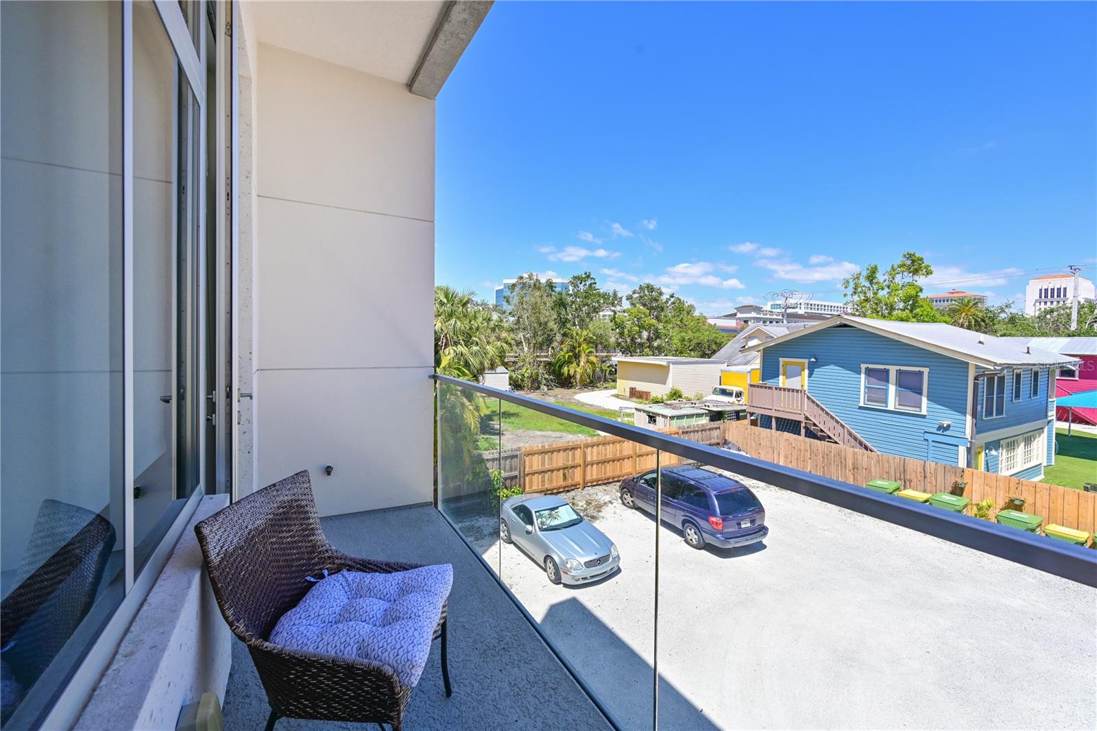 Image 41 of 49 For 221 Cosmopolitan Court