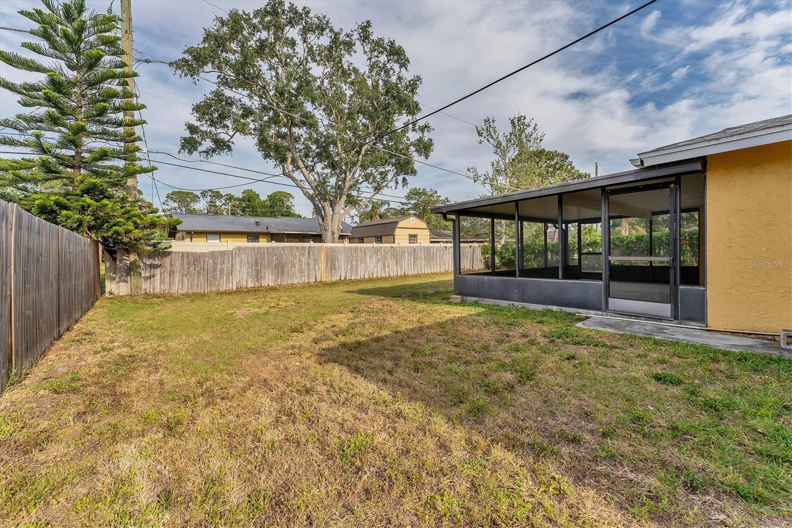Image 19 of 21 For 2151 Upton Avenue