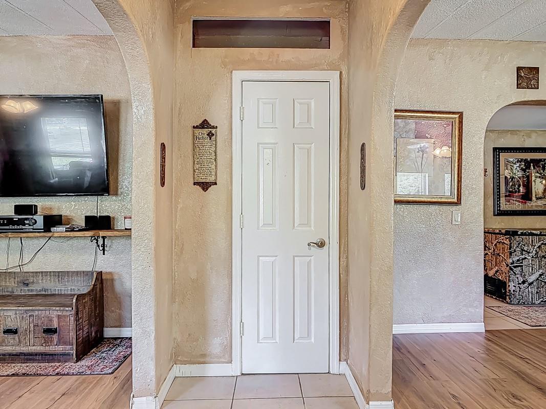Image 10 of 24 For 4713 Clove Avenue