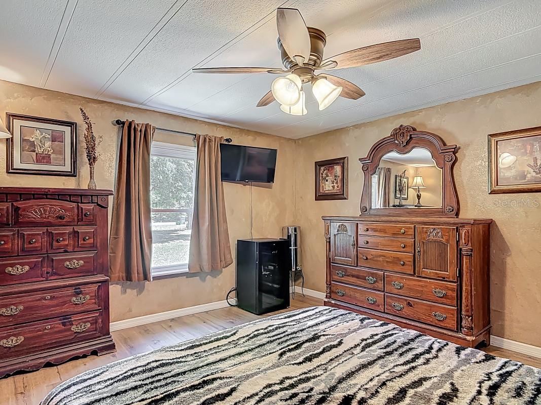 Image 13 of 24 For 4713 Clove Avenue