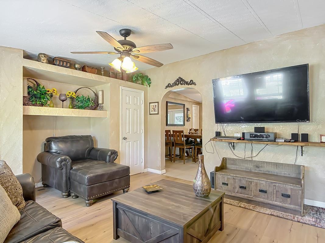 Image 3 of 24 For 4713 Clove Avenue