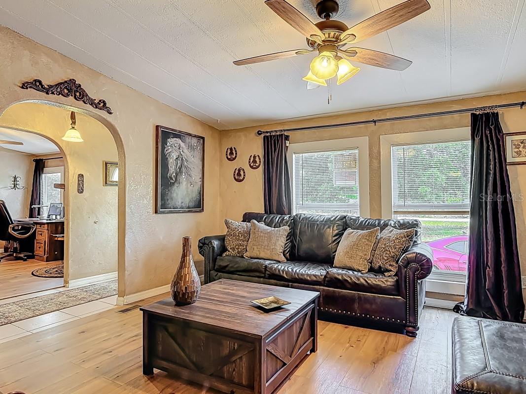 Image 8 of 24 For 4713 Clove Avenue