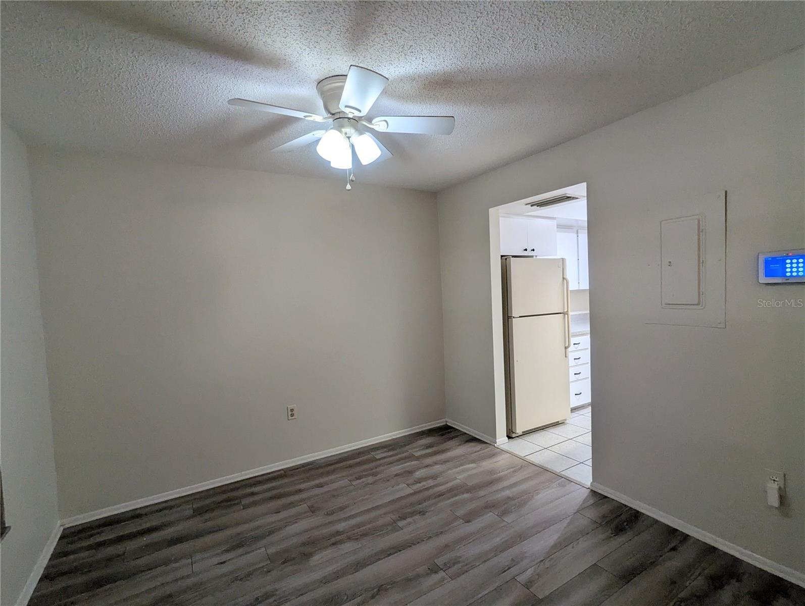 Image 4 of 13 For 2311 Beneva Terrace 2276