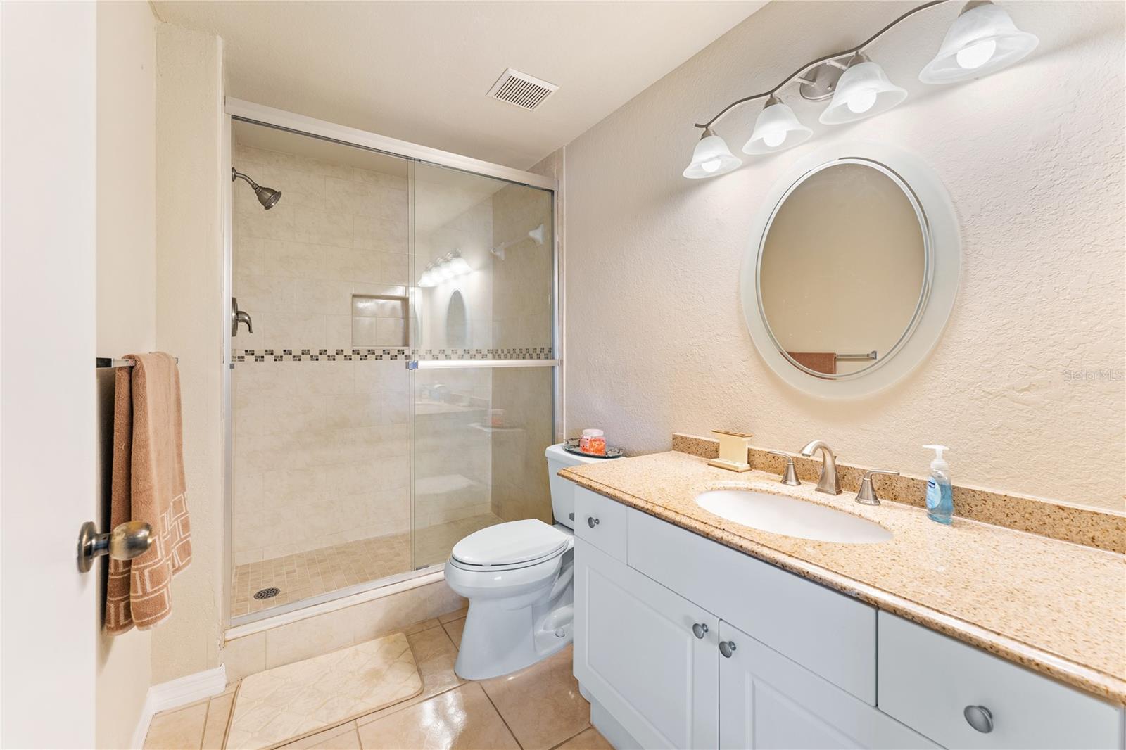 Image 10 of 55 For 5134 Northridge Road 106