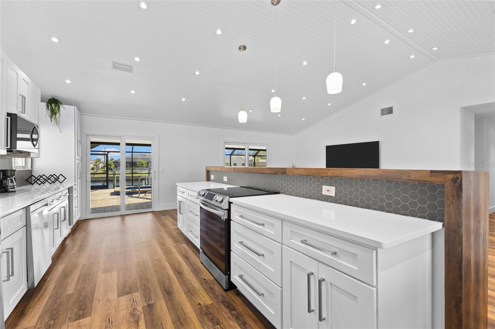 Image 25 of 45 For 4196 Eastlake Court