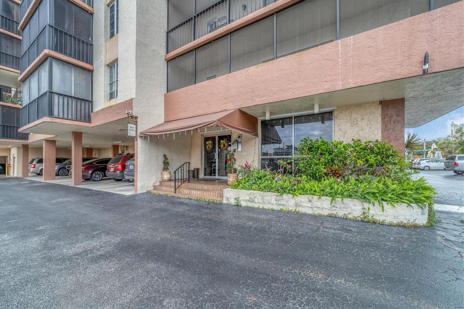 Image 2 of 20 For 2901 26th Street W 215