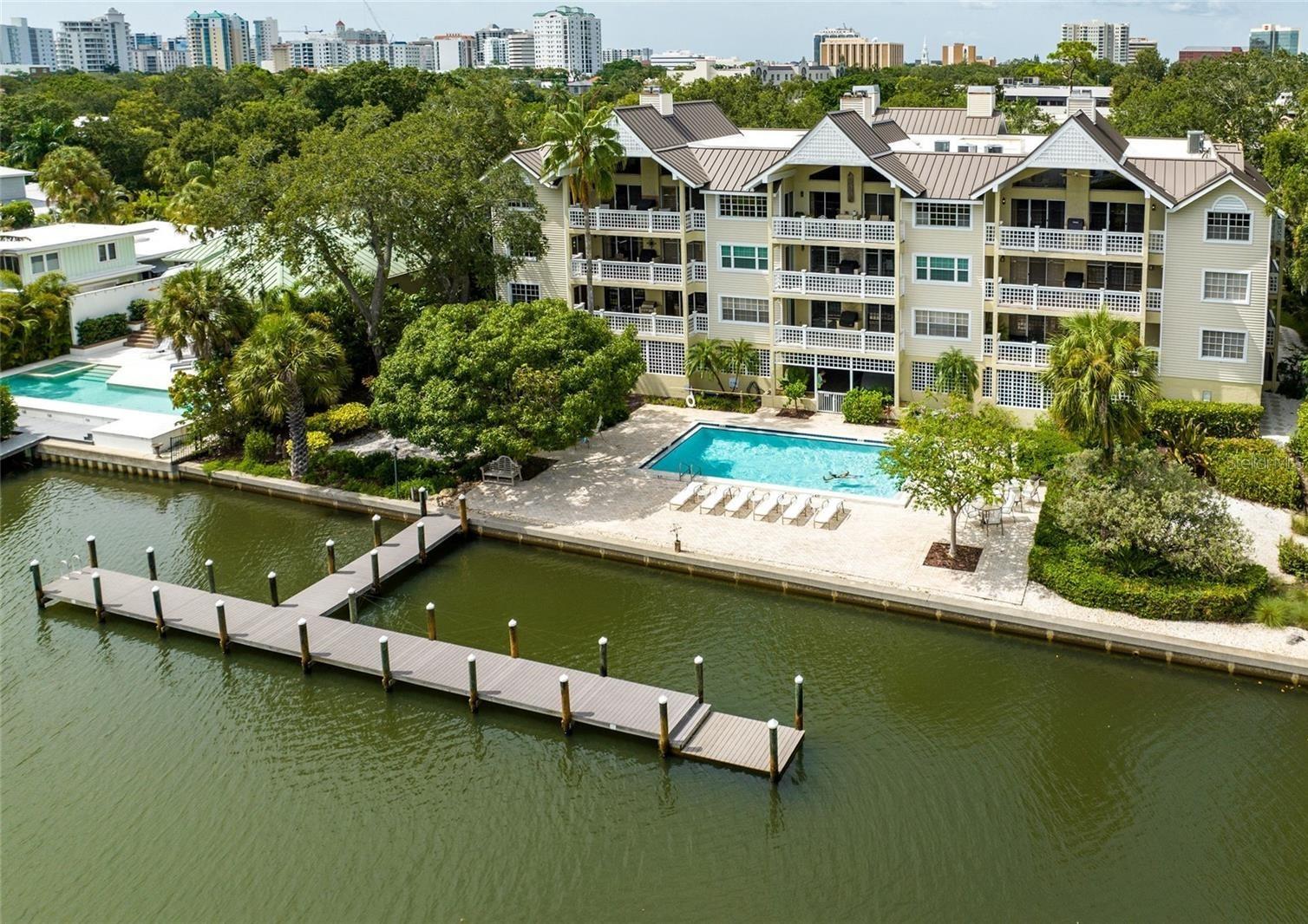 Image 3 of 40 For 1762 Bay Street 401