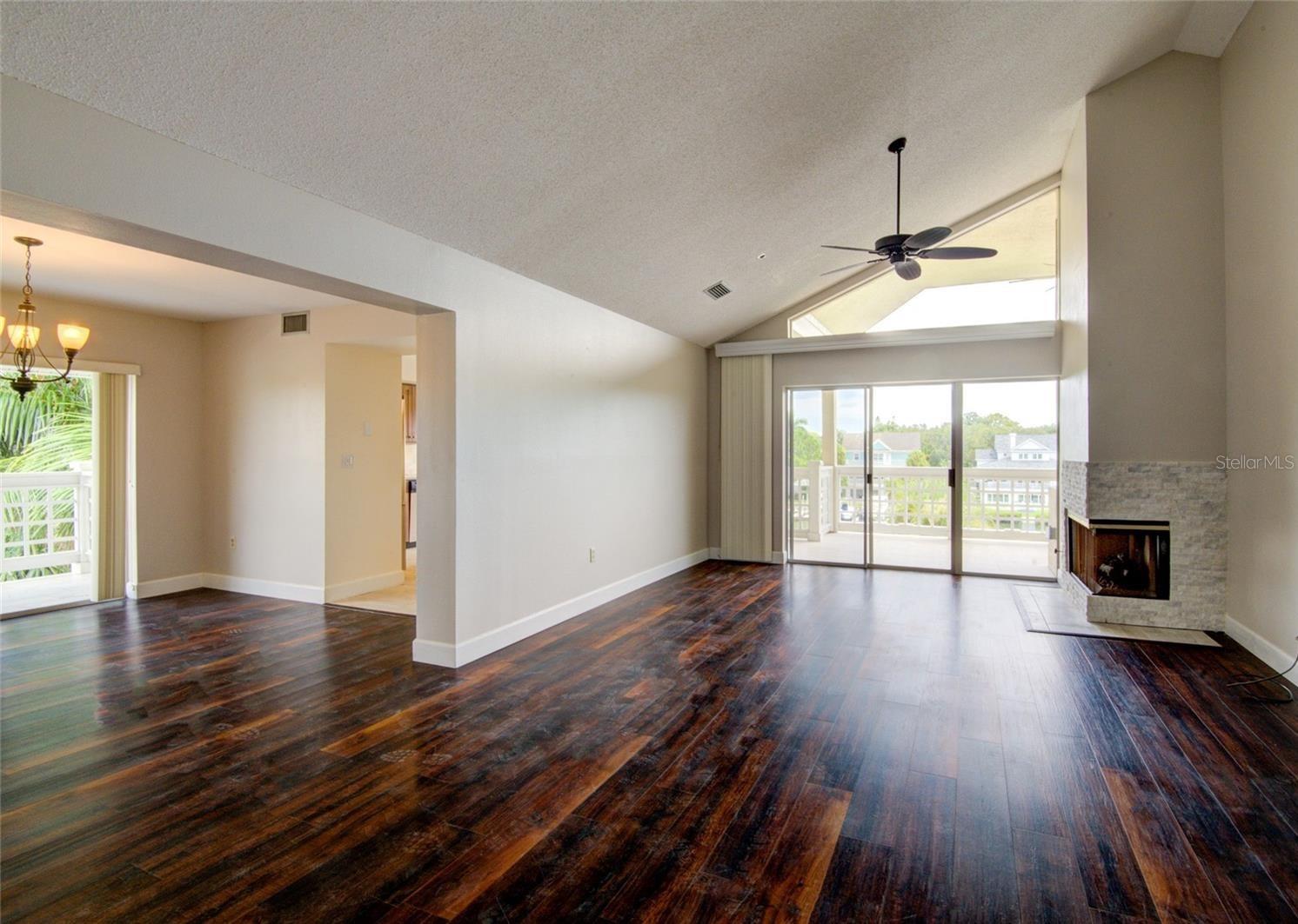 Image 7 of 40 For 1762 Bay Street 401