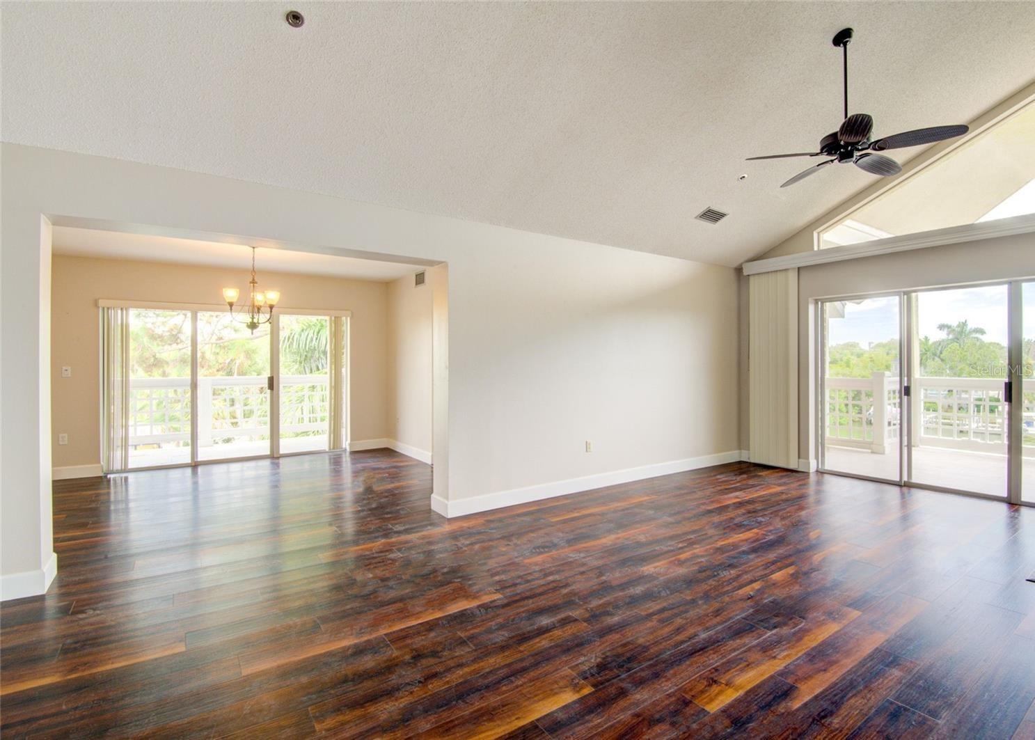 Image 8 of 40 For 1762 Bay Street 401