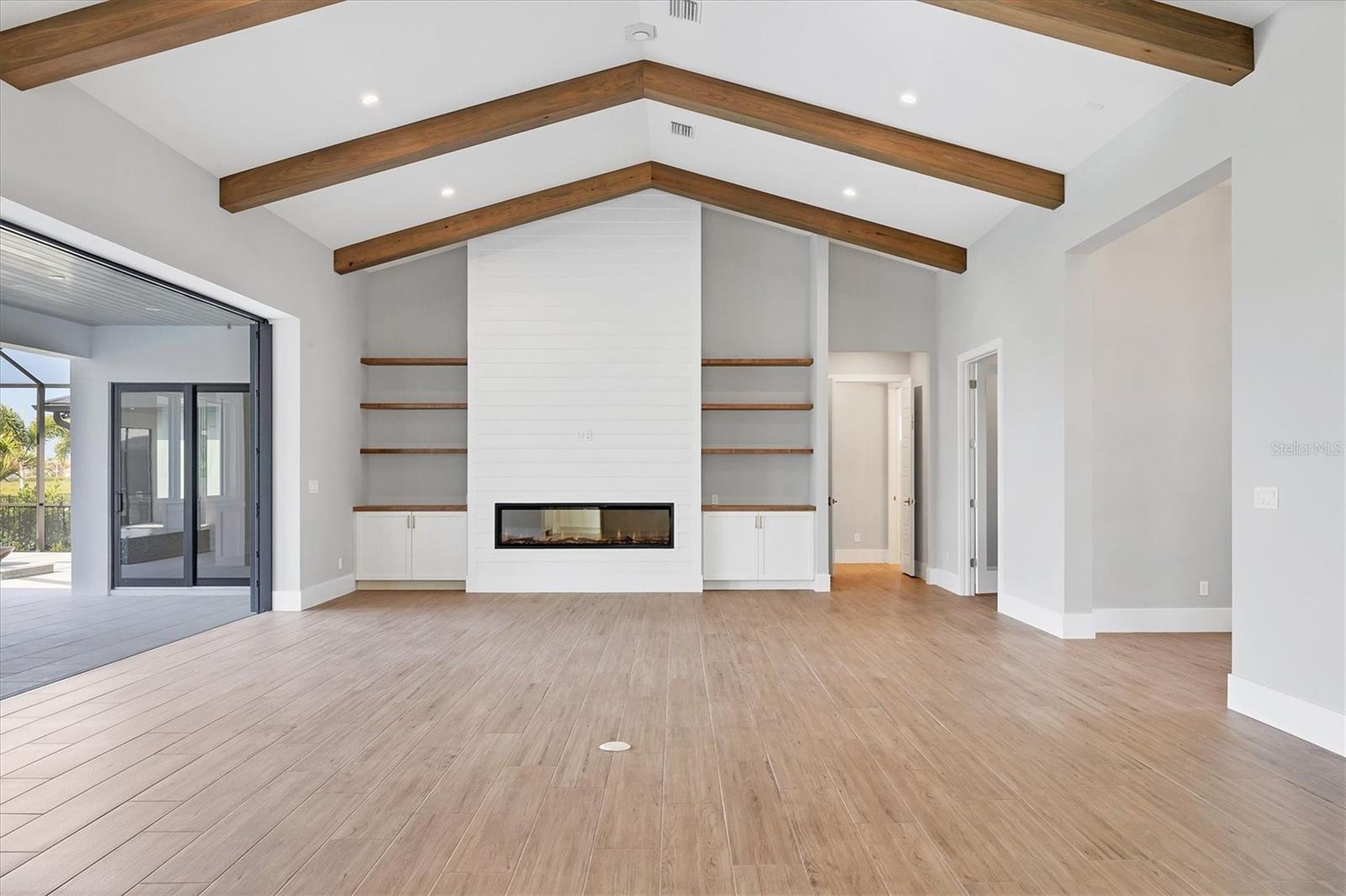 Image 21 of 78 For 1613 4th Street E