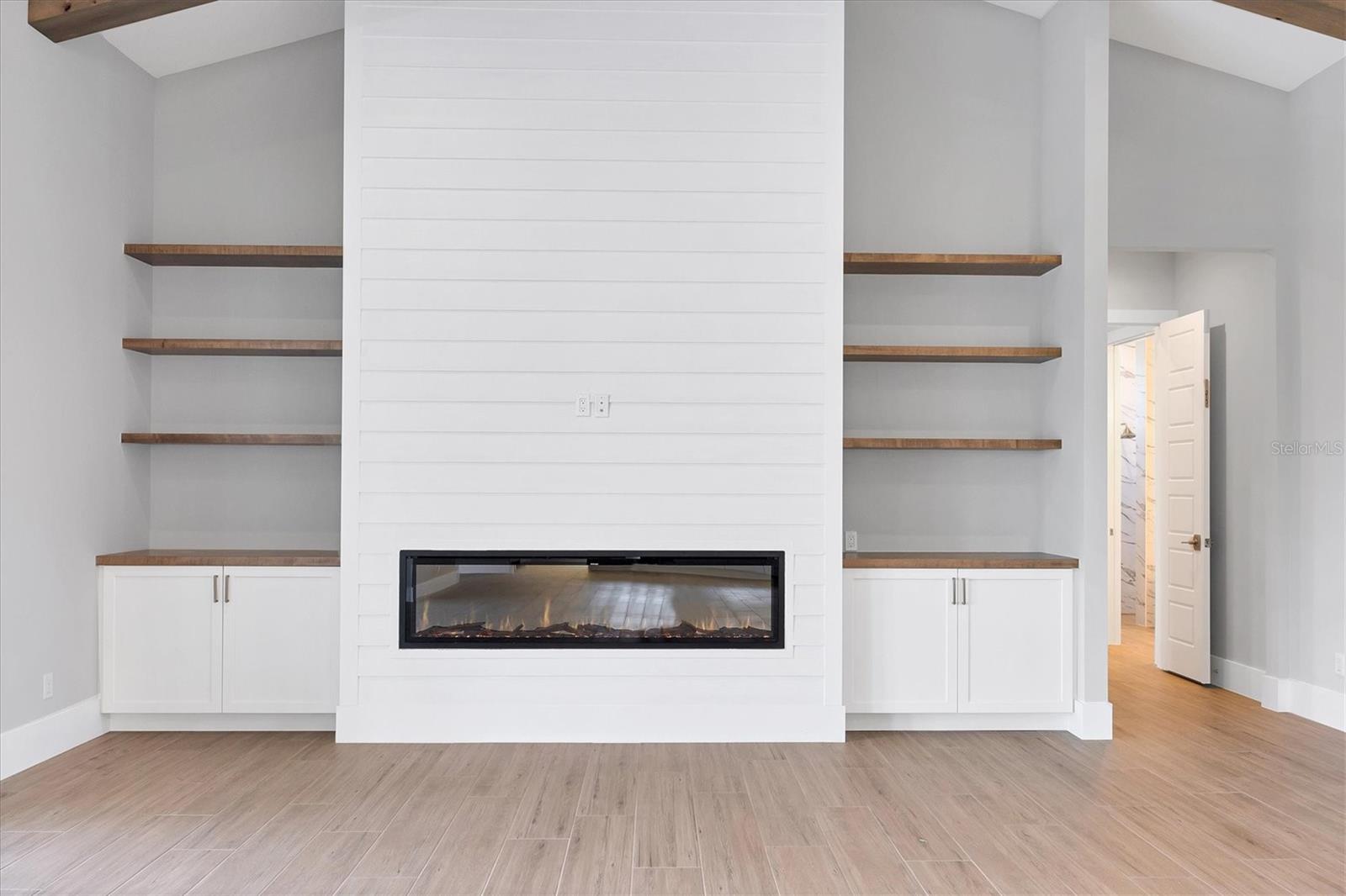 Image 22 of 78 For 1613 4th Street E