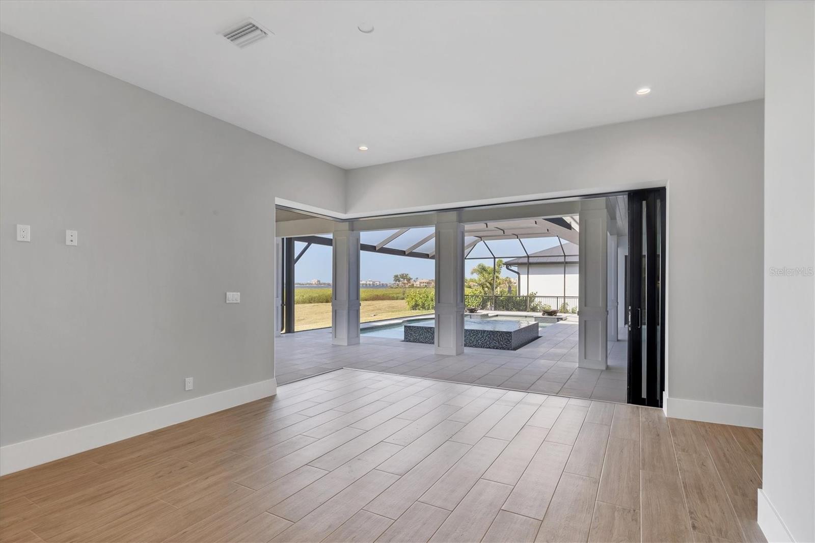 Image 27 of 78 For 1613 4th Street E