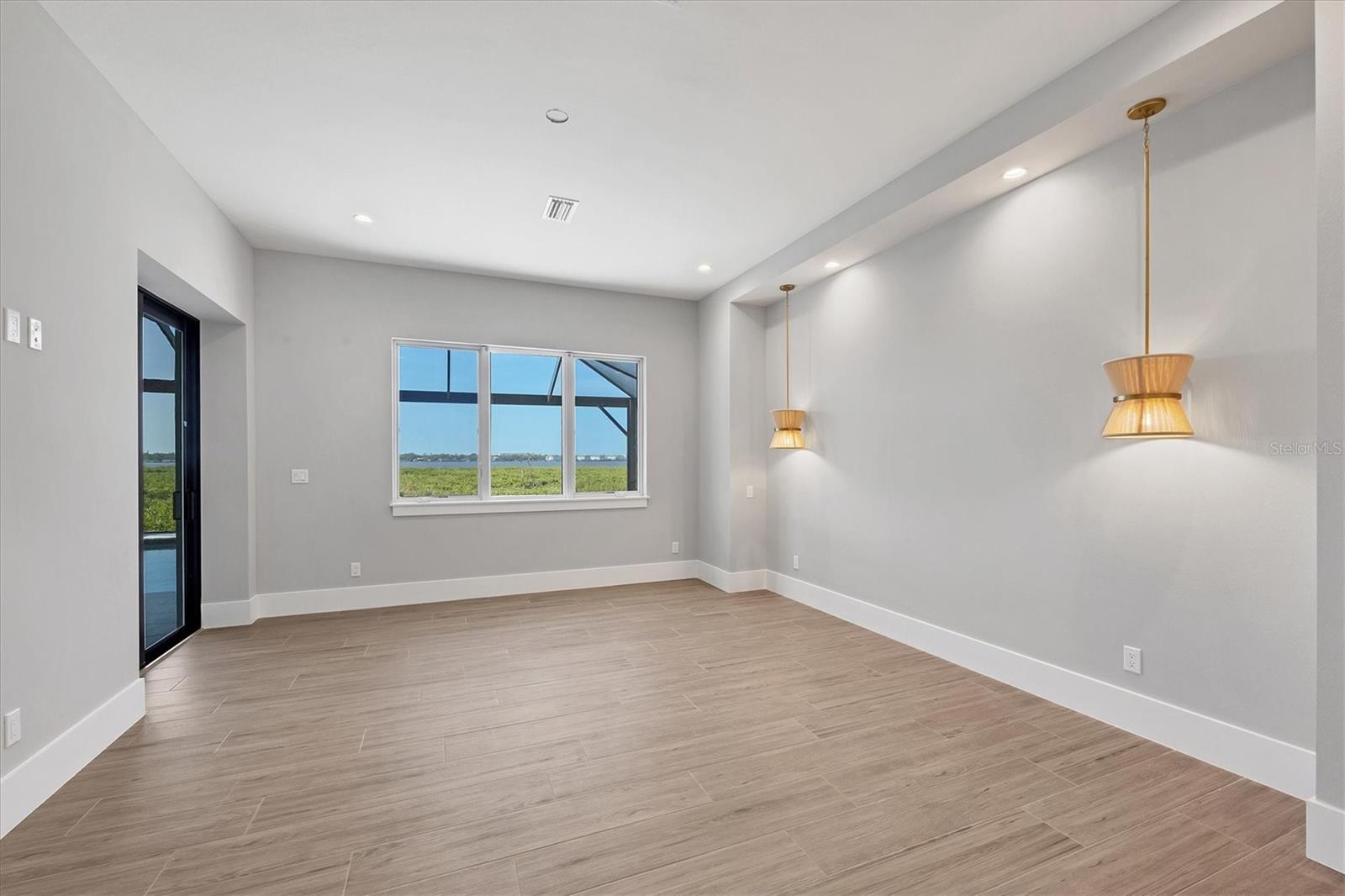 Image 28 of 78 For 1613 4th Street E
