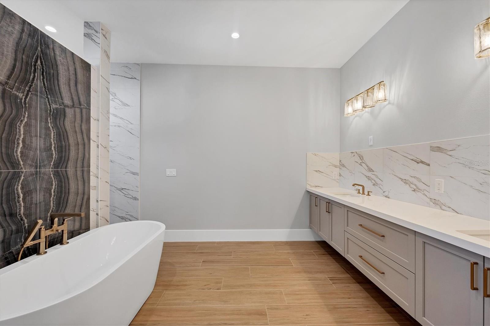 Image 29 of 78 For 1613 4th Street E