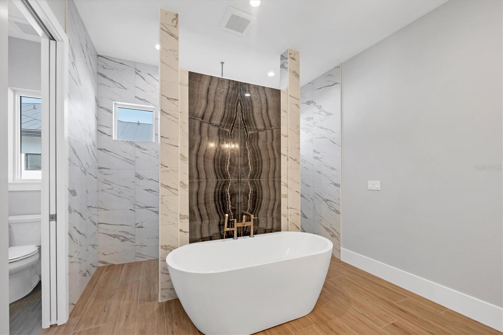 Image 30 of 78 For 1613 4th Street E