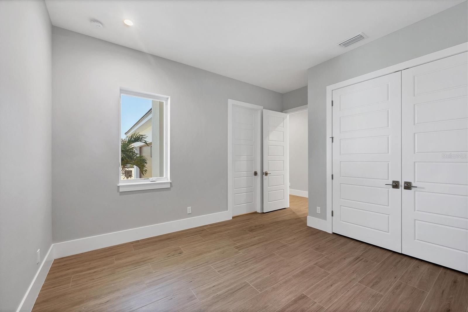 Image 34 of 78 For 1613 4th Street E