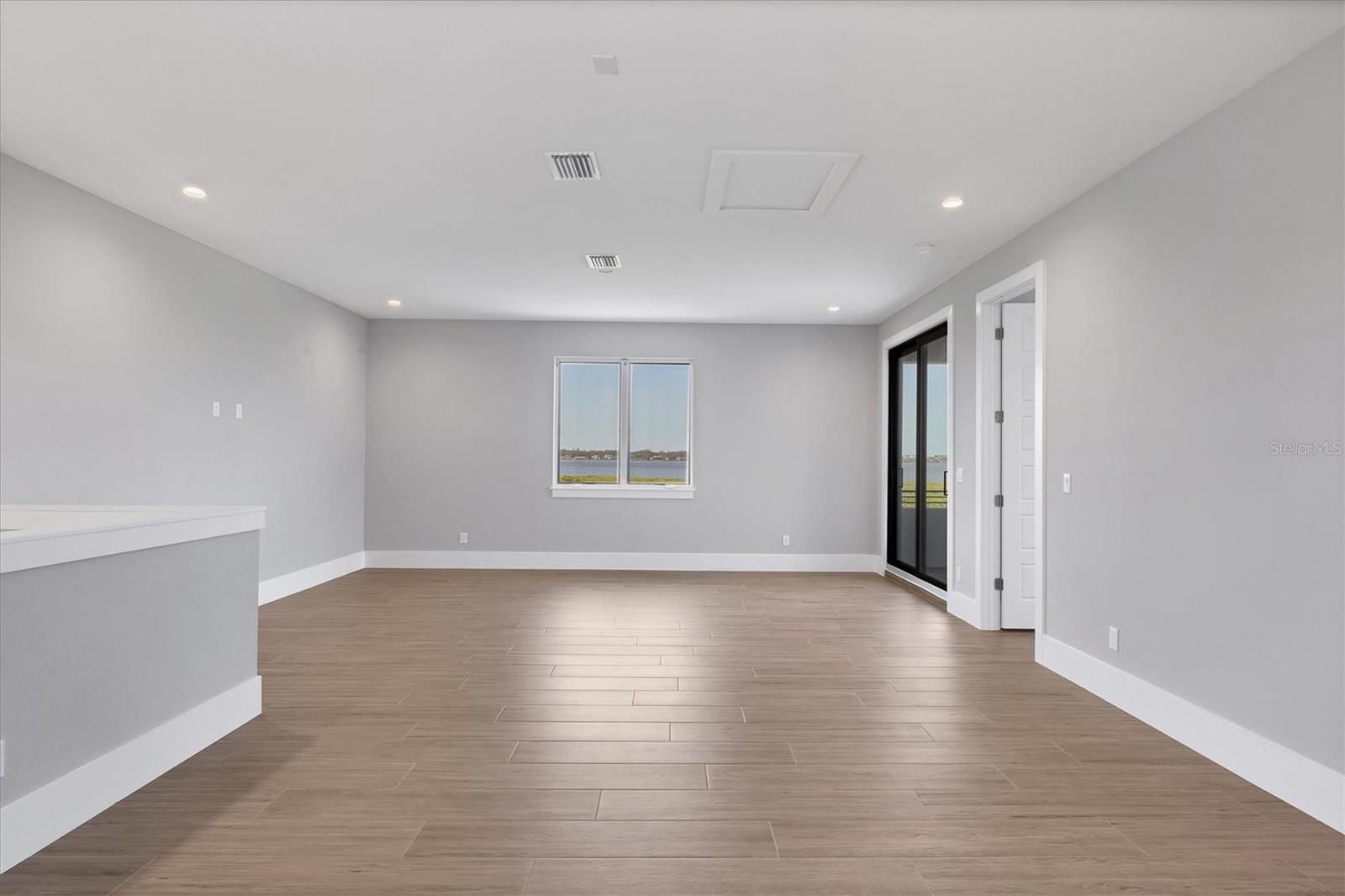 Image 37 of 78 For 1613 4th Street E