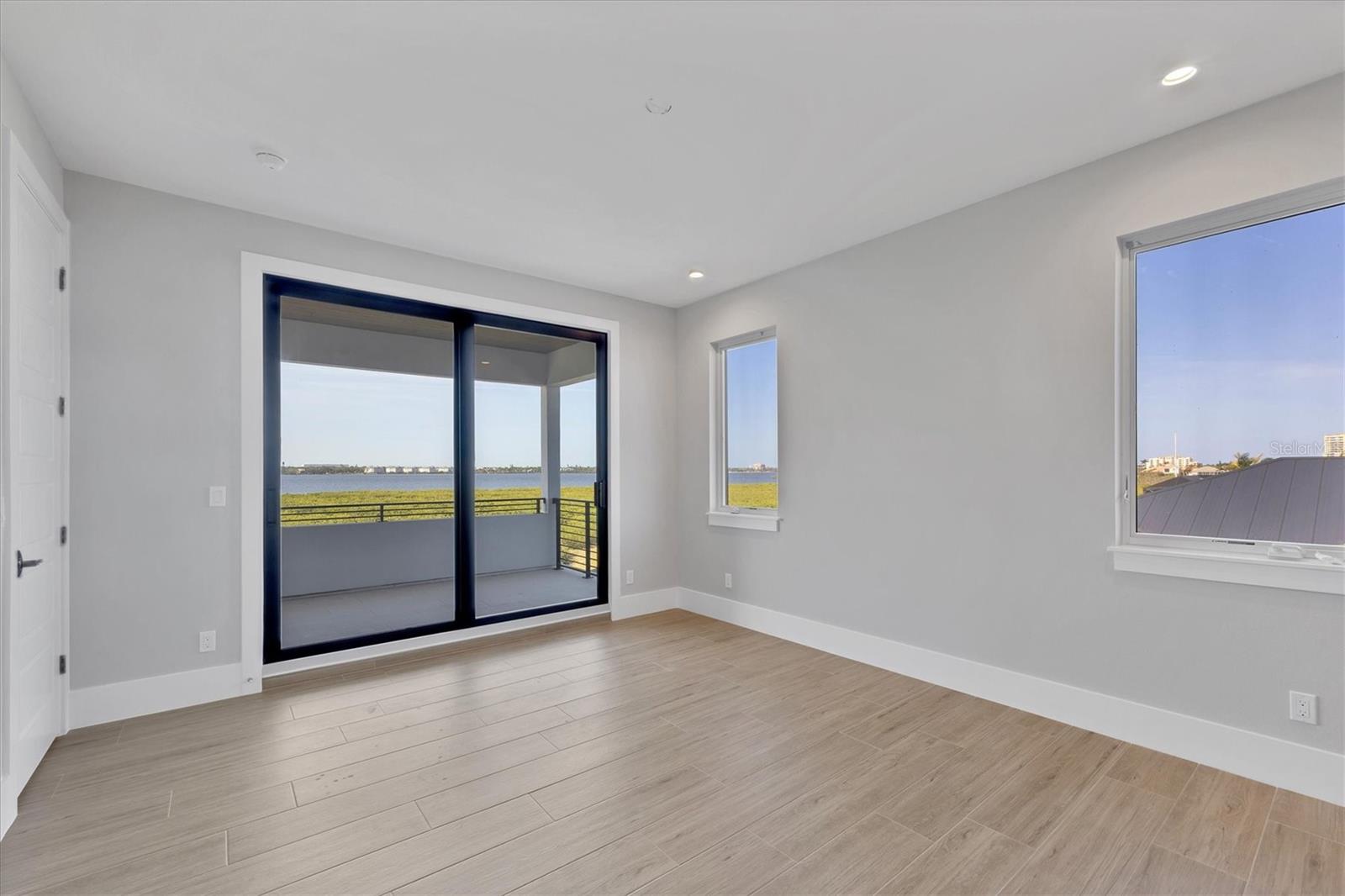 Image 39 of 78 For 1613 4th Street E