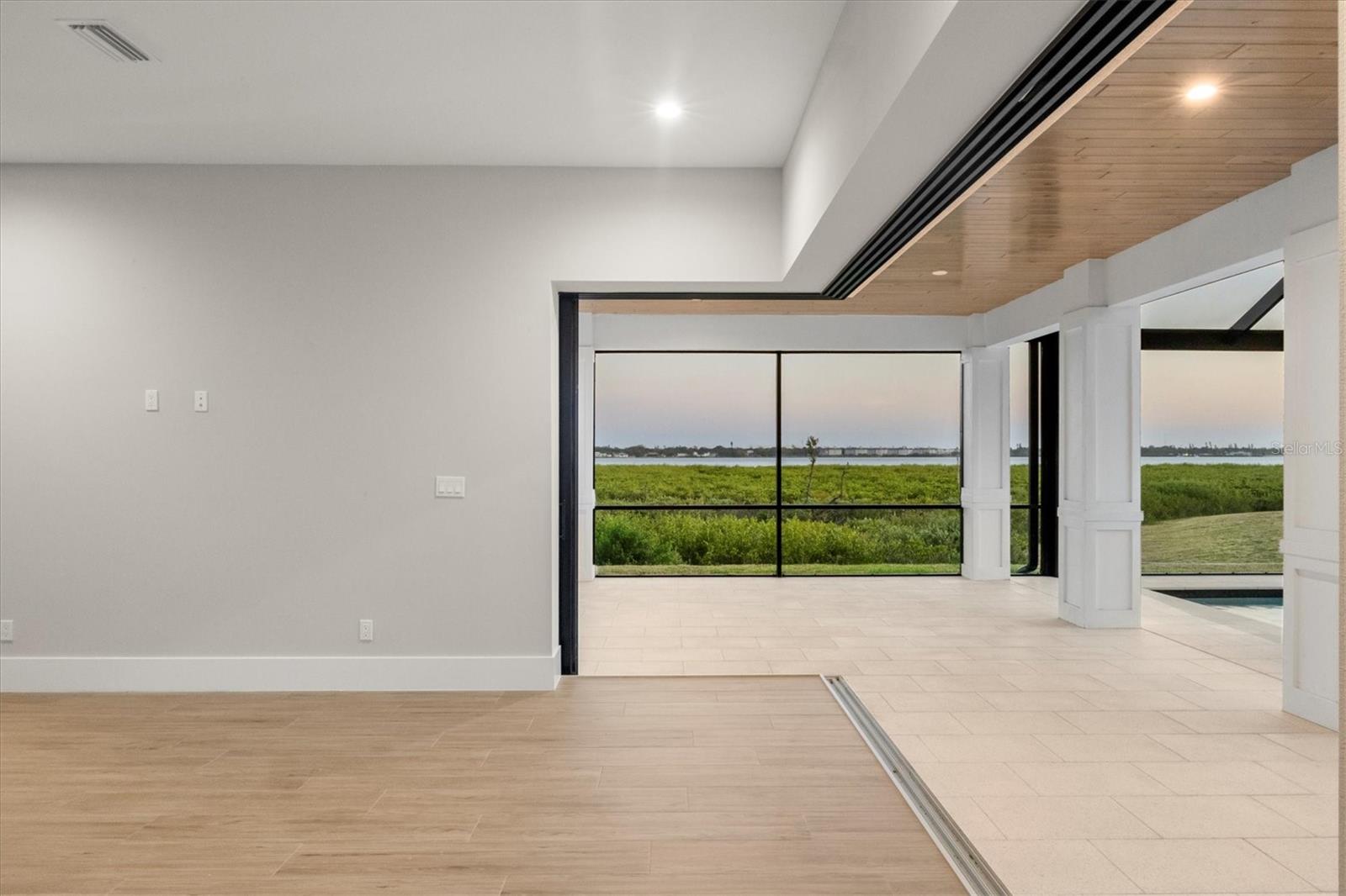 Image 7 of 78 For 1613 4th Street E
