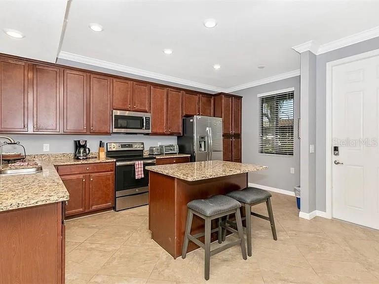 Image 10 of 76 For 17108 Vardon Terrace 105