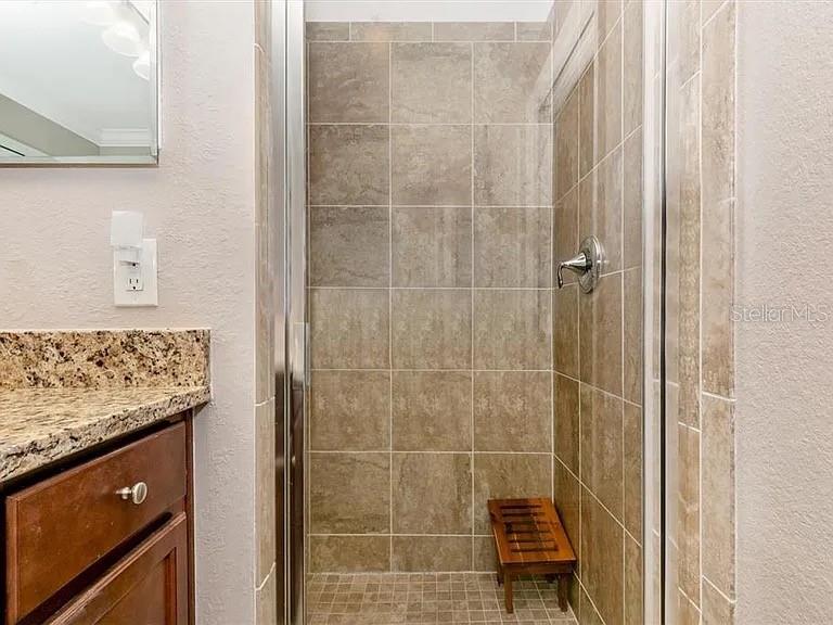 Image 19 of 76 For 17108 Vardon Terrace 105